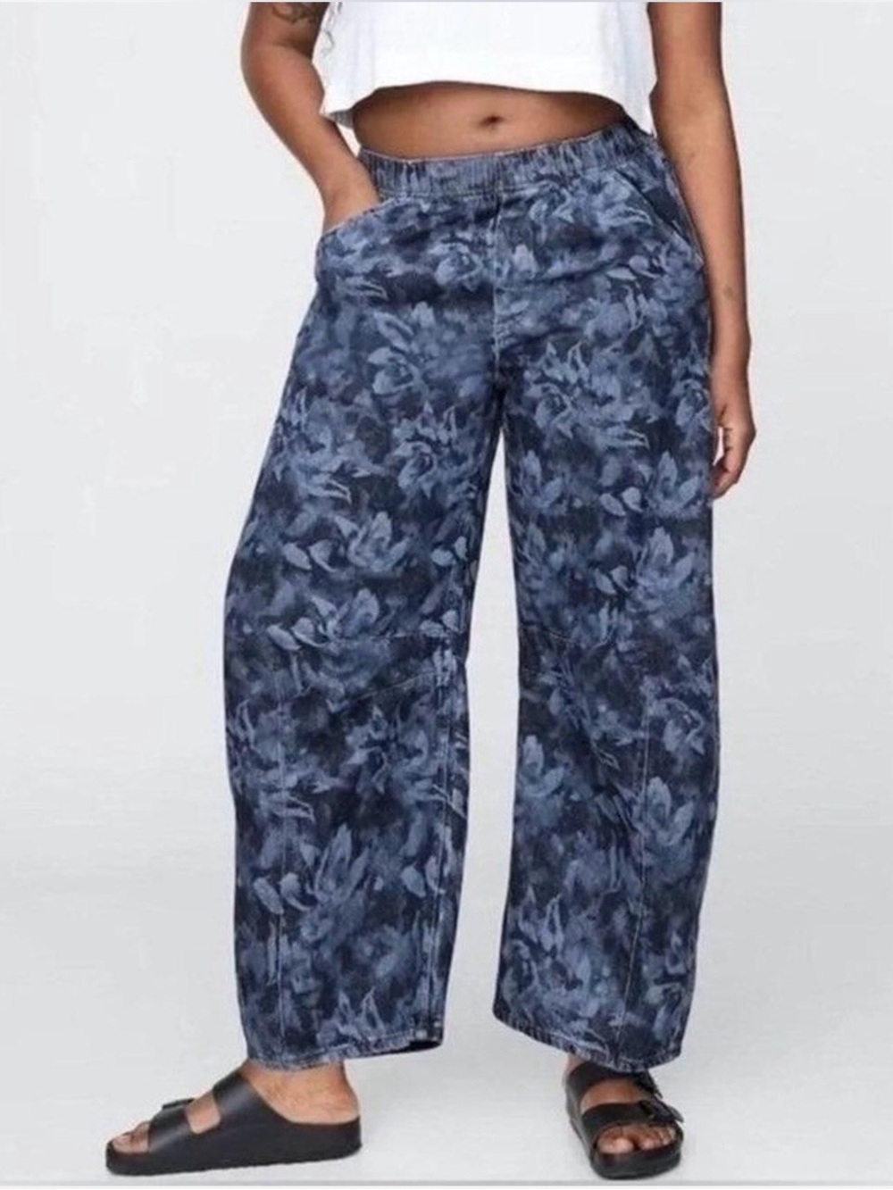 Gap Blue Floral Mid Waist UltraSoft Easy Horseshoe Jeans Size Medium Barrel